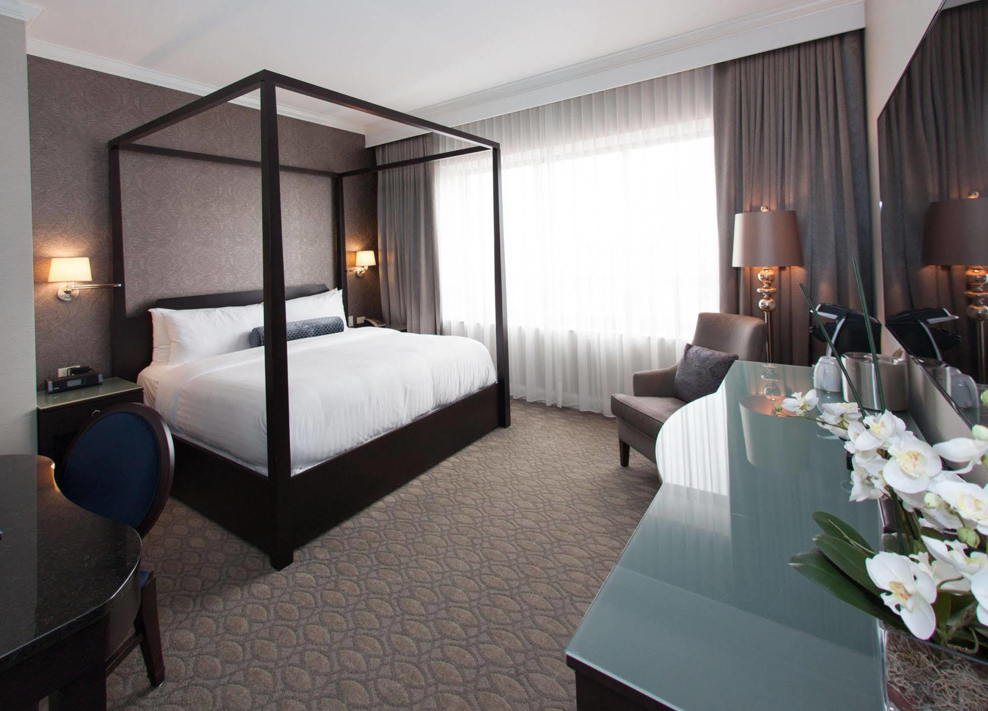 La Banque Hotel Homewood Εξωτερικό φωτογραφία